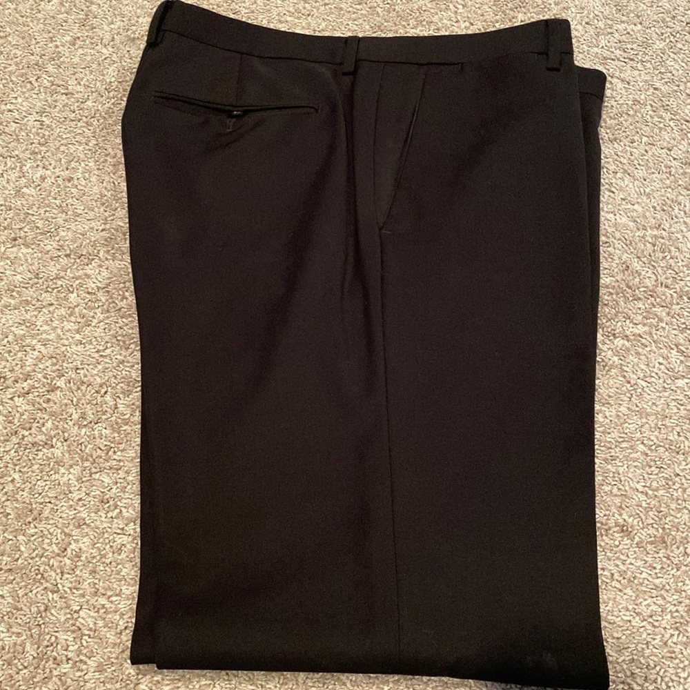 Banana Republic men’s black slacks. Mint condition!!